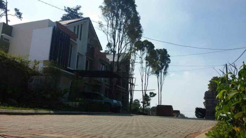 rumah jl kolonel masturi warung