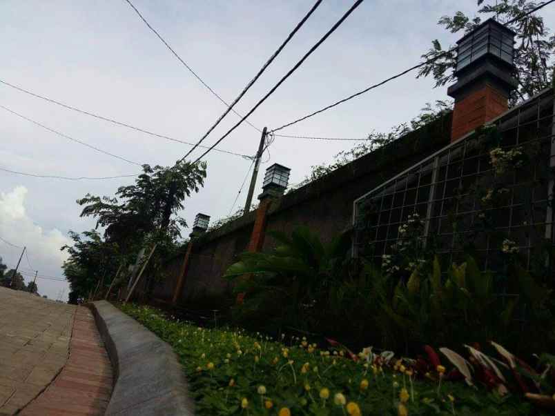 rumah jl kolonel masturi warung