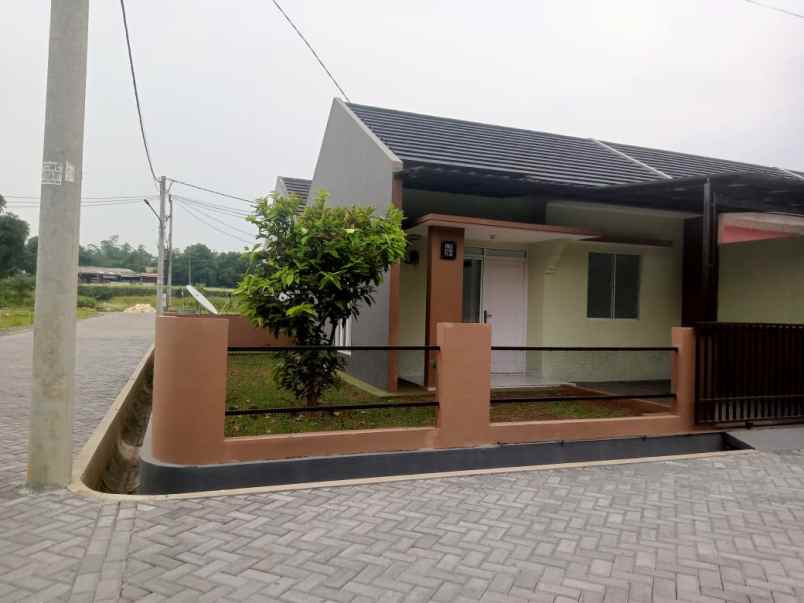 rumah jl raya gandoang