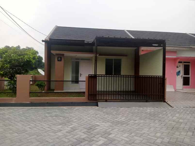 rumah jl raya gandoang