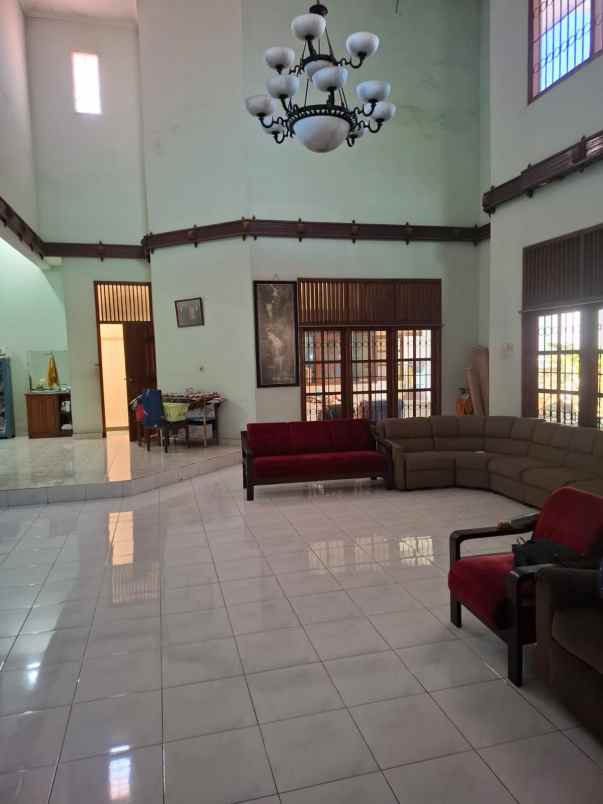 rumah kebonsari elveka jambangan surabaya