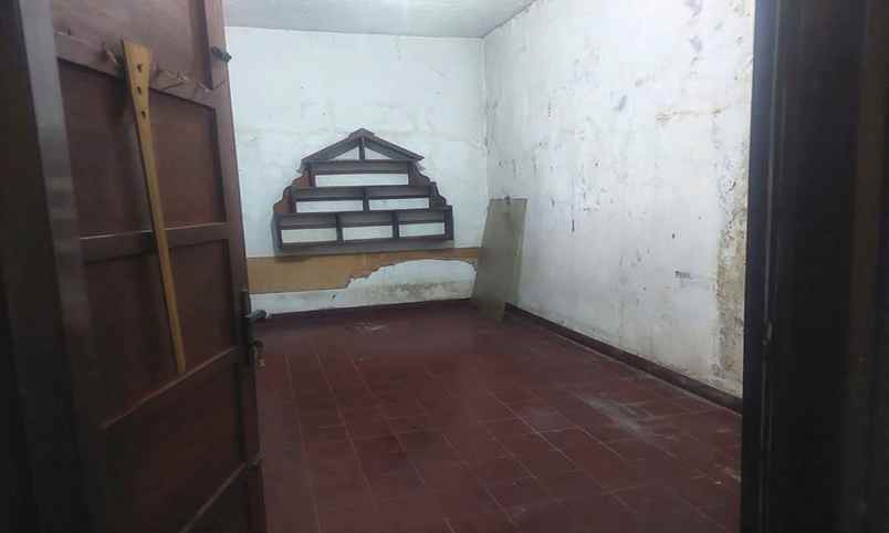 rumah kolonial hitung tanah di pusat kota bandung