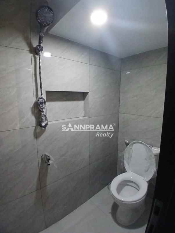 rumah kontemporer eksklusif murah di jakarta selatan