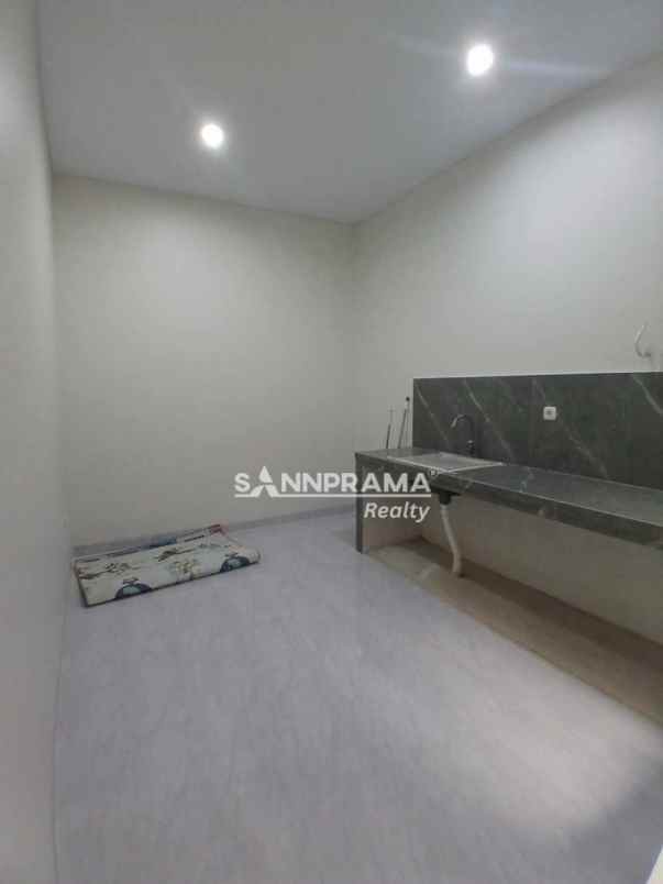 rumah kontemporer eksklusif murah di jakarta selatan