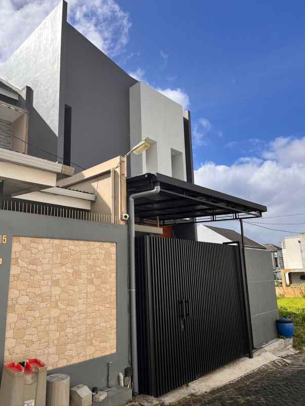 rumah lokasi perumahan singosari dekat araya