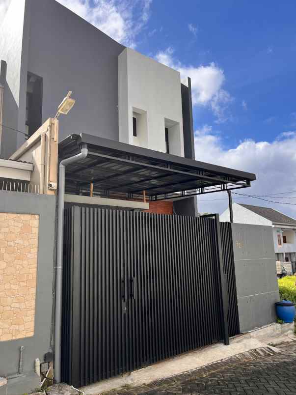rumah lokasi perumahan singosari dekat araya