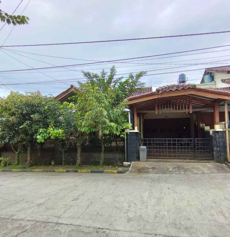 rumah luas area gunung batu dekat gate way pasteur