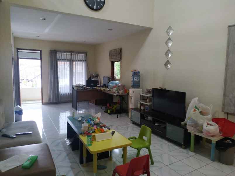 rumah manglit