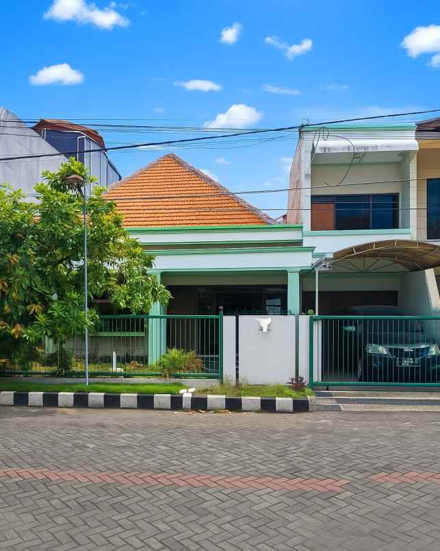 rumah manyar kartika siap huni row 3 mobil