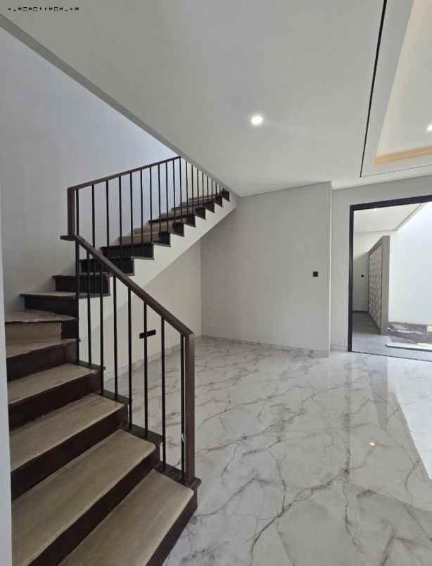 rumah manyar kertoarjo new minimalis strategis