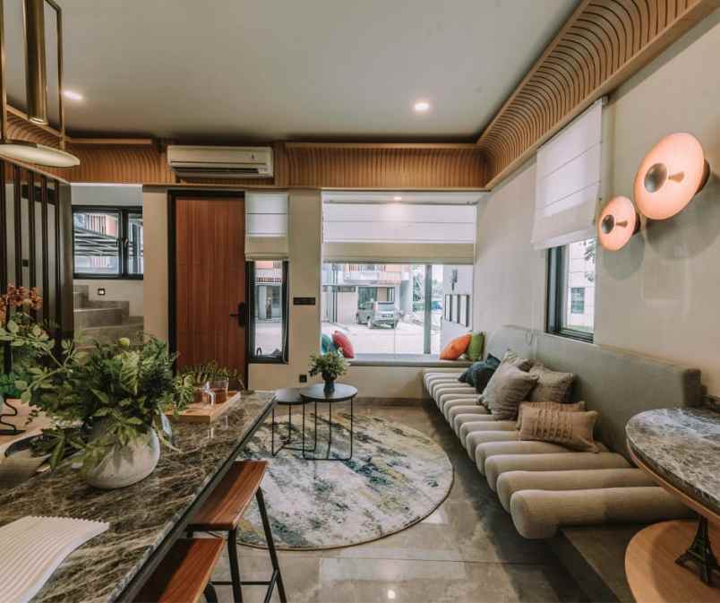 rumah mewah 3 lantai tanpa dp dekat toll bsd serpong