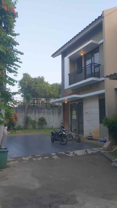rumah mewah anti banjir murah