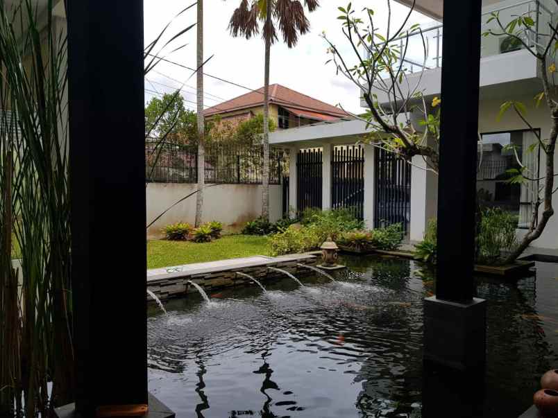 rumah mewah beserta isinya lokasi paris 2