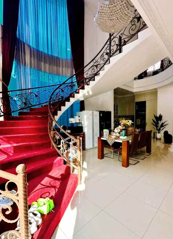 rumah mewah di gondang bulusan tembalang semarang