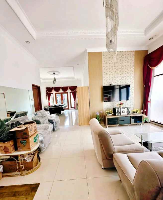 rumah mewah di gondang bulusan tembalang semarang