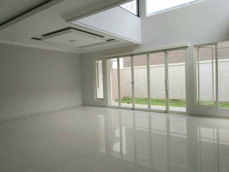 rumah mewah modern siap huni lokasi araya