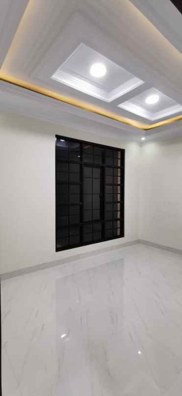 rumah mewah siap huni dekat tol limo depok