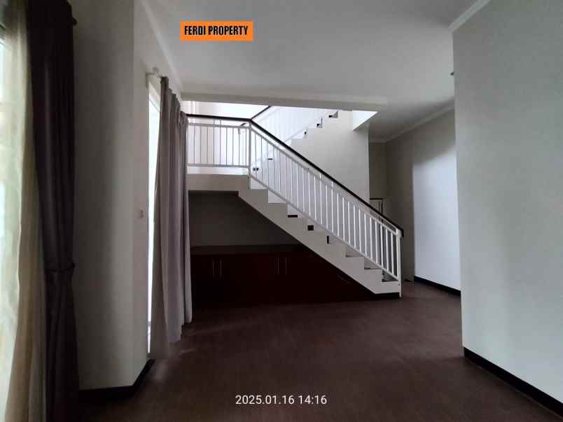 rumah minimalis 2 lantai perum citra gran cibubur