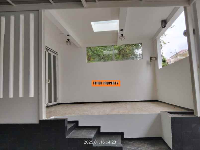 rumah minimalis 2 lantai perum citra gran cibubur