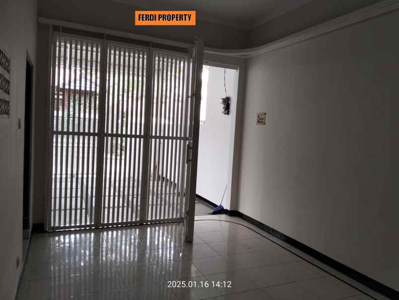 rumah minimalis 2 lantai perum citra gran cibubur