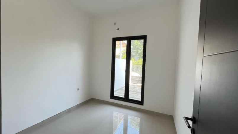 rumah nirwana eksekutif dekan merr gate tol superindo