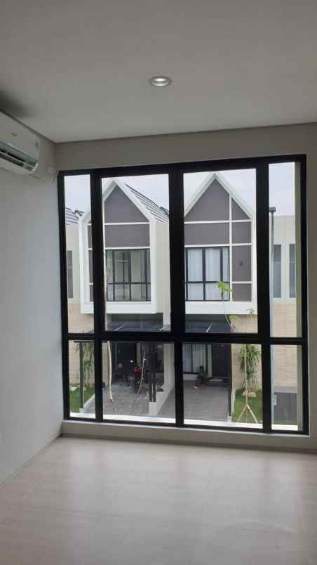 rumah northwest park citraland sby barat