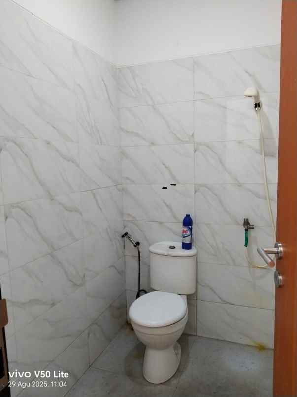 rumah over kredit 75jt dekat unpam di trevista hills