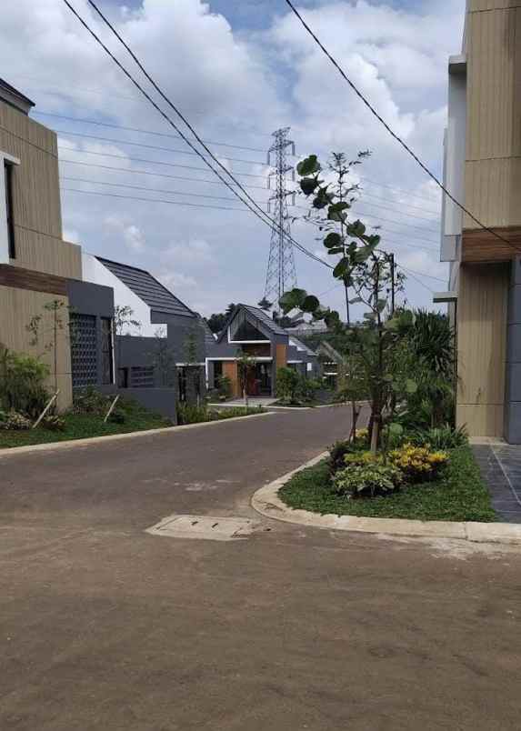 rumah over kredit 75jt dekat unpam di trevista hills