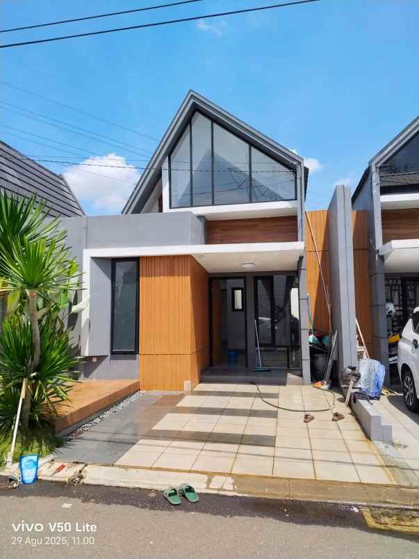 rumah over kredit 75jt dekat unpam di trevista hills
