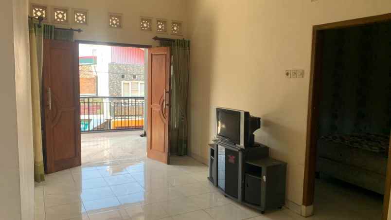 rumah perabot dekat pasar batu madewo apples