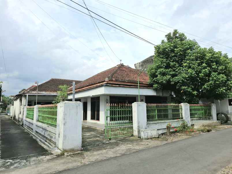 rumah pojok dekat kampus muhammad serudji jember