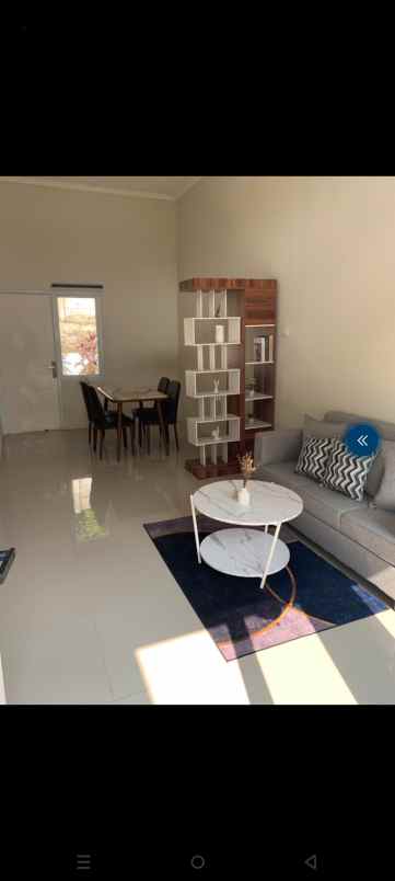 rumah posisi hook di pojok lokasi di sawangan depok