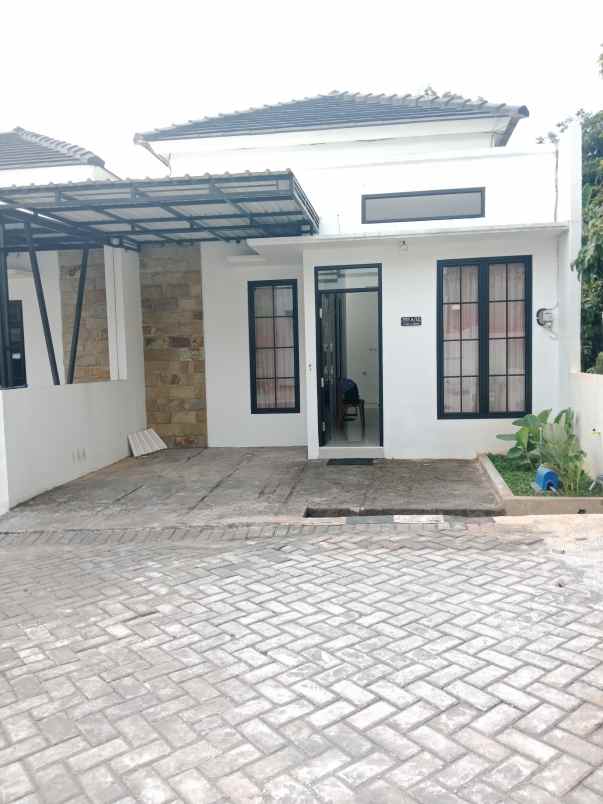 rumah ready siap huni full perabot shm ready bisa kpr