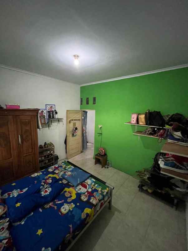 rumah second bagus 2 lantai