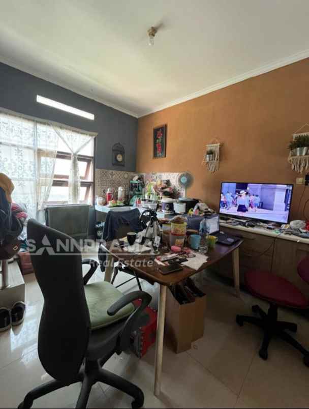 rumah second dalam cluster di jalan raya pitara depok