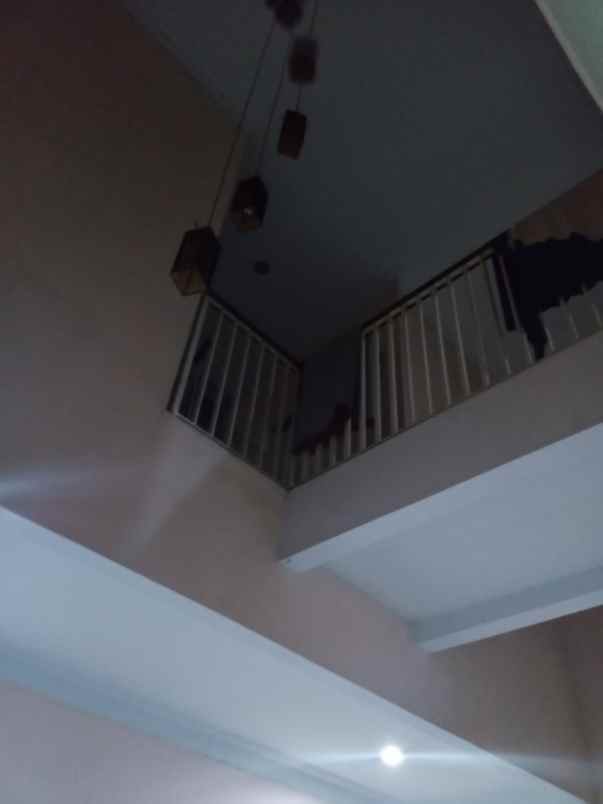 rumah second mewah terawat lokasi strategis di depok