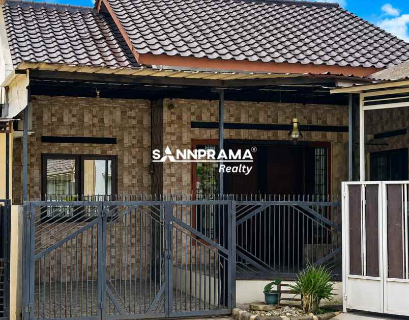 rumah second murah tanah luas siap huni ditapos depok