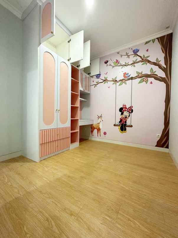 rumah second siaphuni di bambu apus jakarta timur