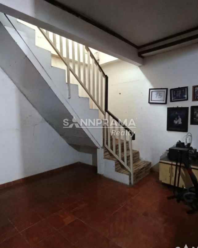 rumah second tanah luas beji richrin