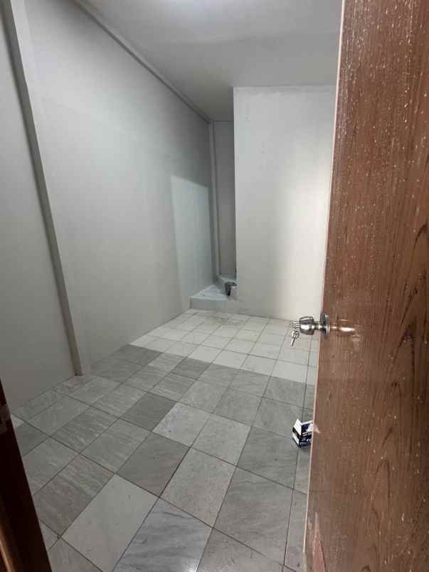 rumah second terawat di poin mas rangkapan jaya depok