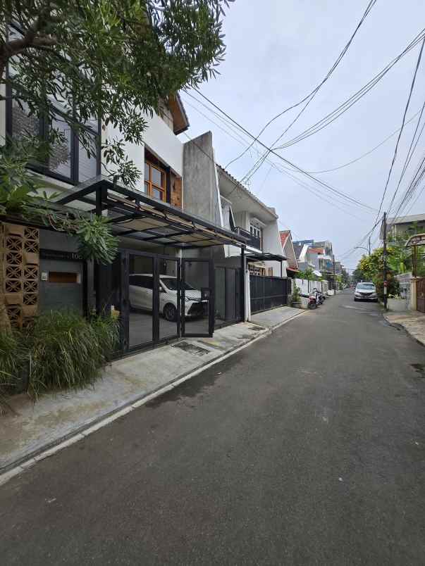 rumah secondary good condition di rawamangun
