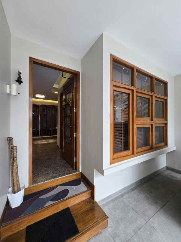 rumah secondary good condition di rawamangun