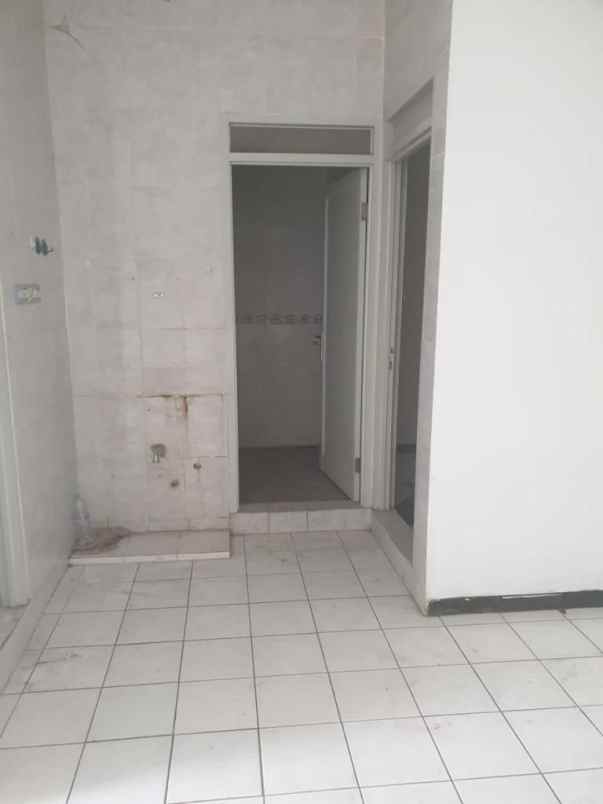 rumah semi gudang di klampis semolo minim 3 years