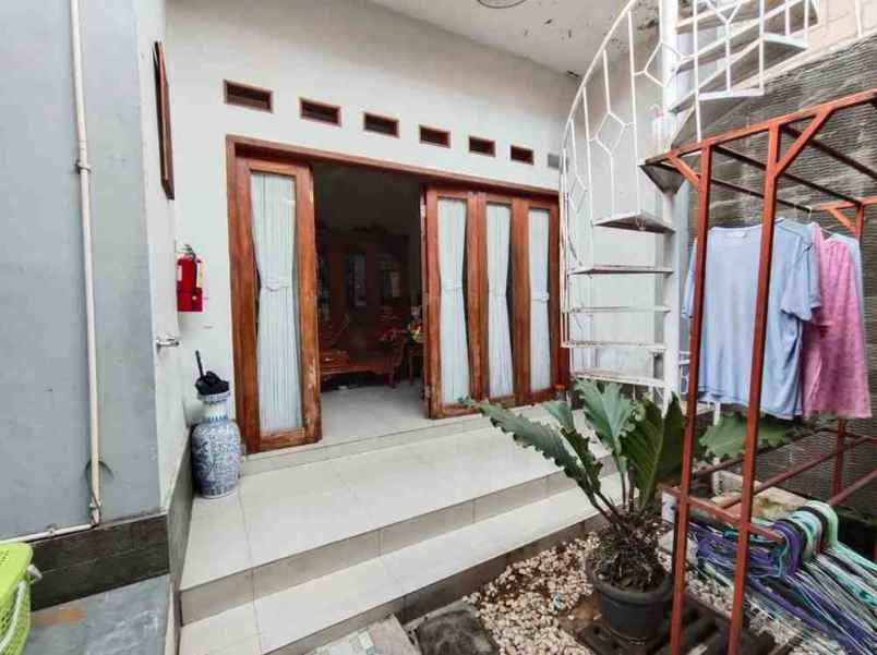 rumah siao huni dinding bata merah di cipayung depok