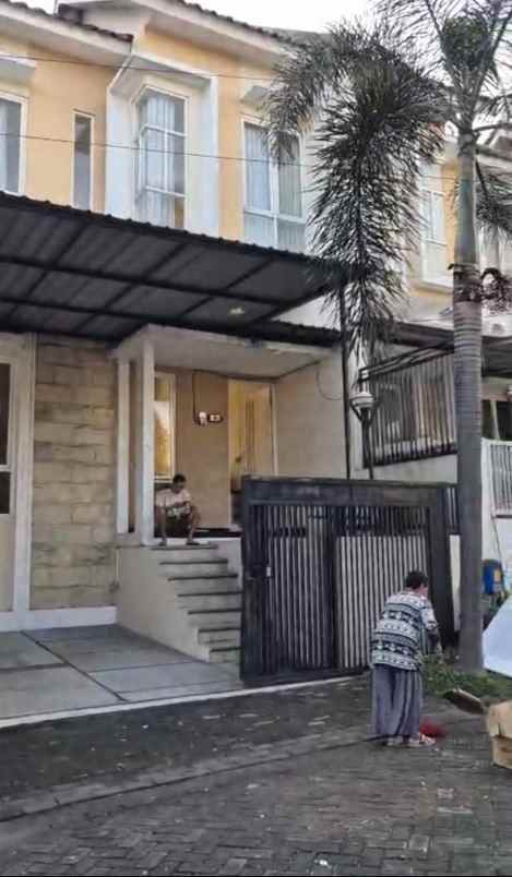 rumah siap huni 2 lantai lokasi dekat kampus ub