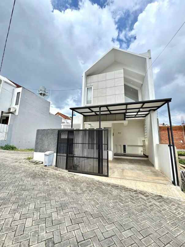 rumah siap huni 600 jutaan belakang kampus umm