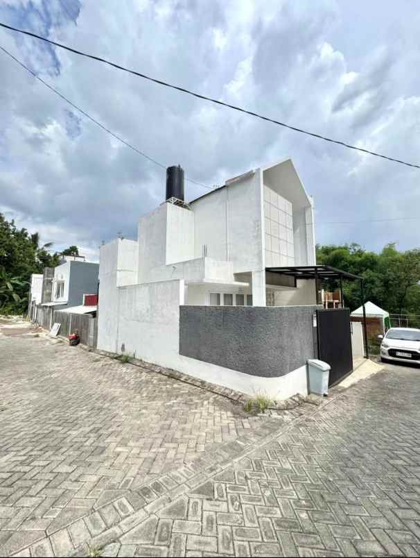 rumah siap huni 600 jutaan belakang kampus umm