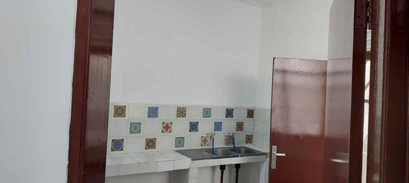 rumah siap huni area simokerto surabaya