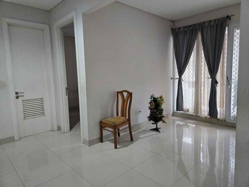 rumah siap huni di cluster maple summarecon bekasi