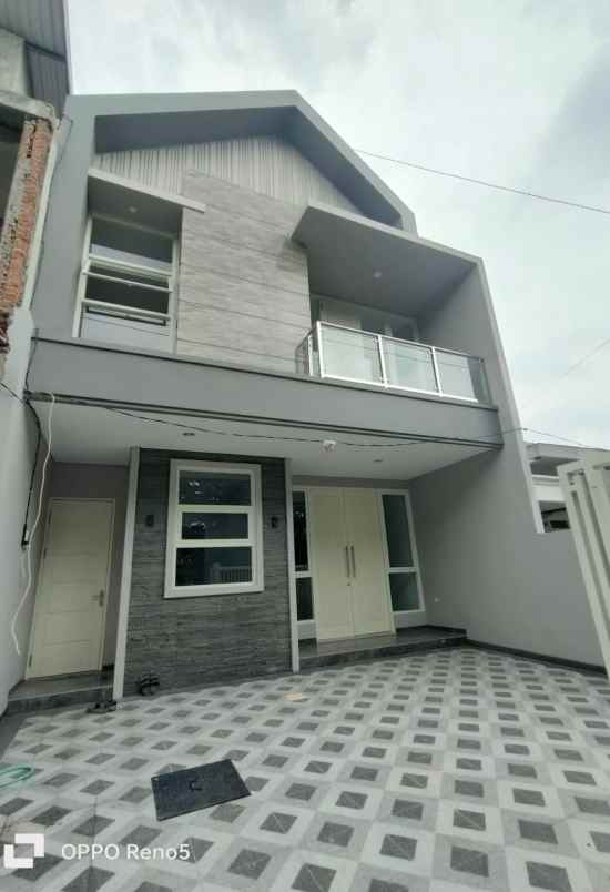rumah siap huni manyar tirtoyoso 2 lantai dekat merr